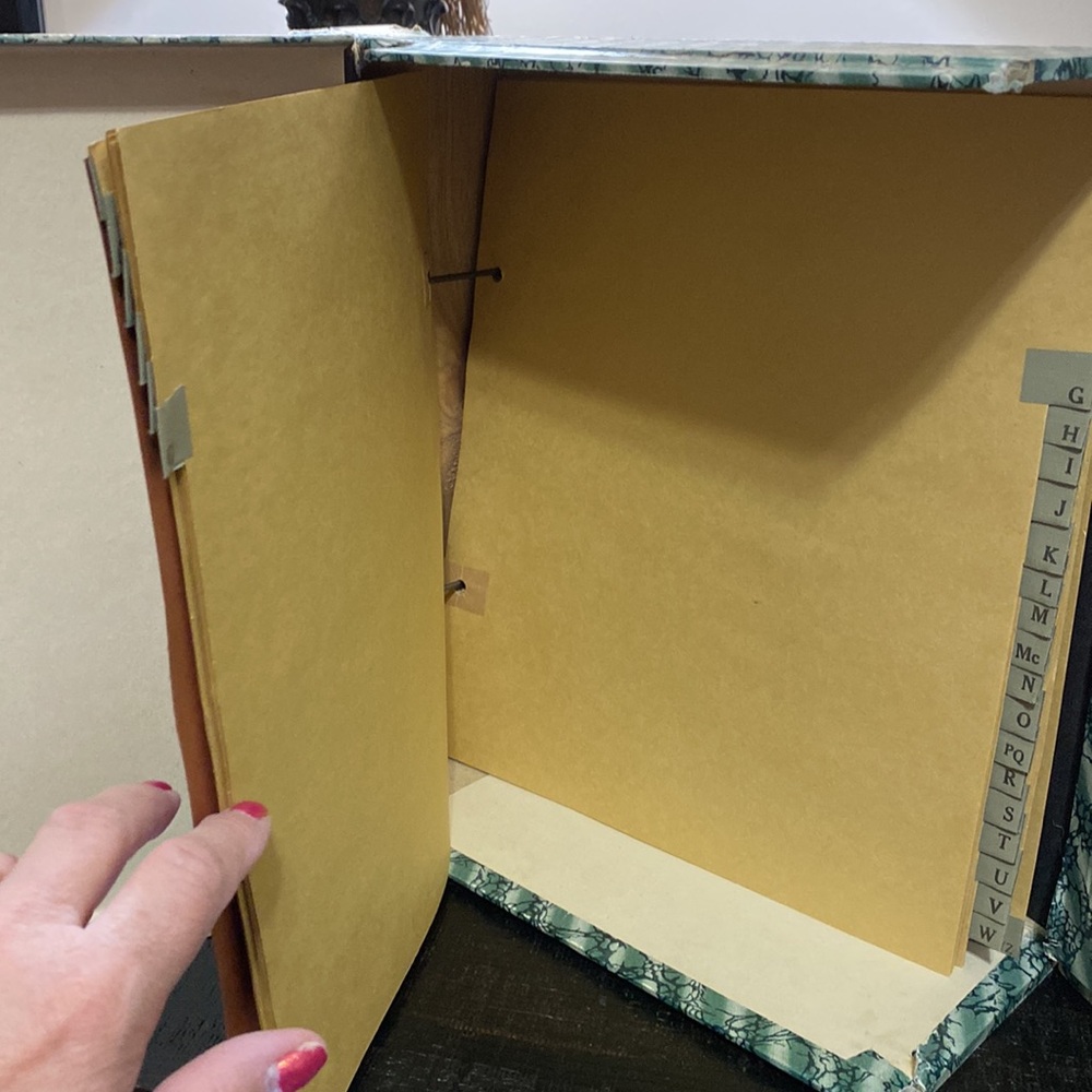 Vintage Yellow and Green File Box - Picture 8 of 11